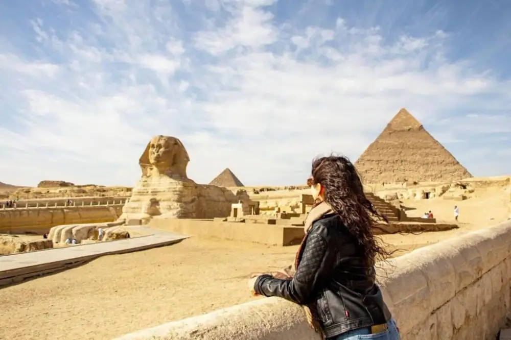 تنظر إلى أبو الهول، وتحسّ أنك أمام سر آلاف السنين